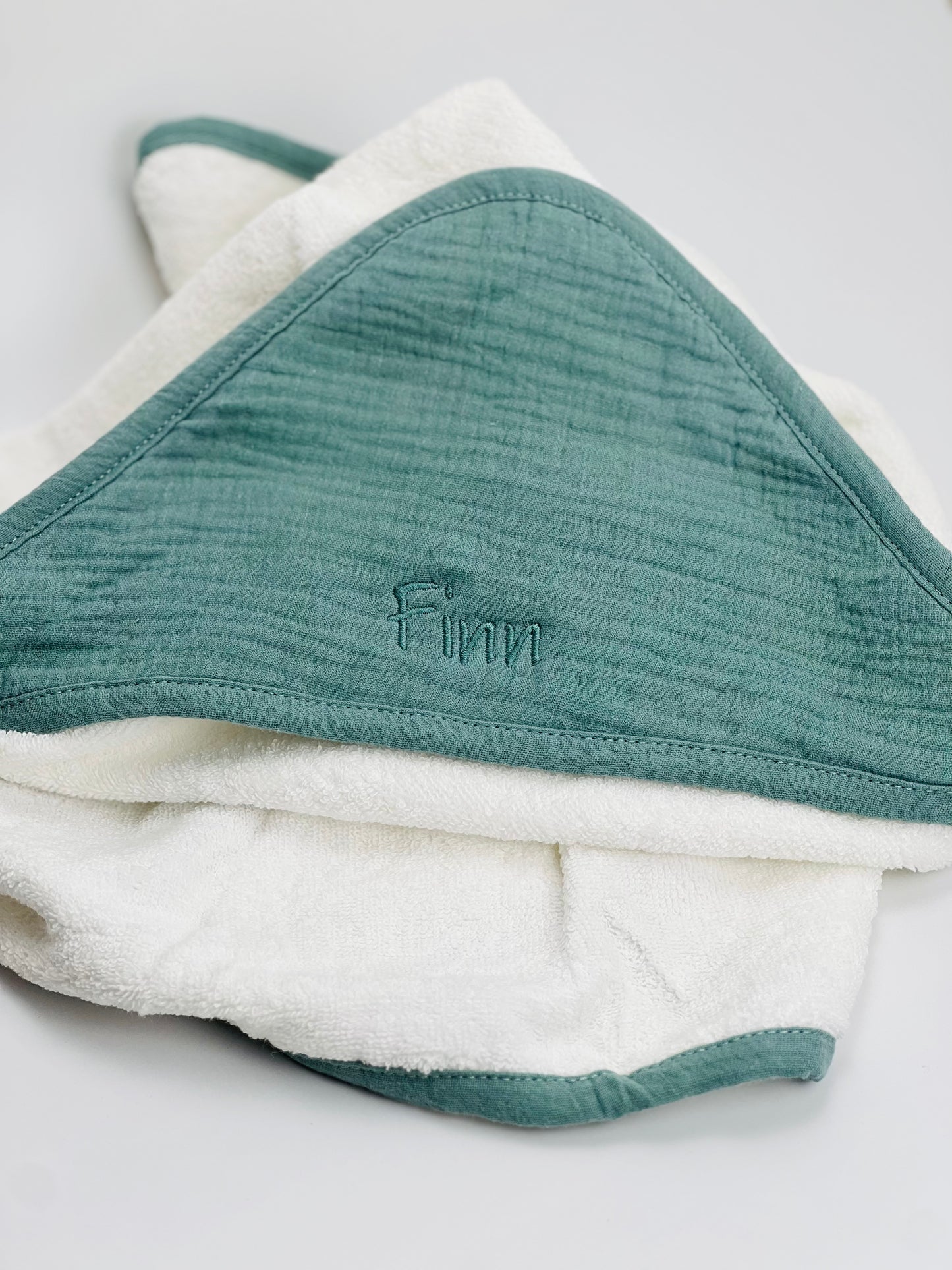 Hooded towel & washcloth set in mint color