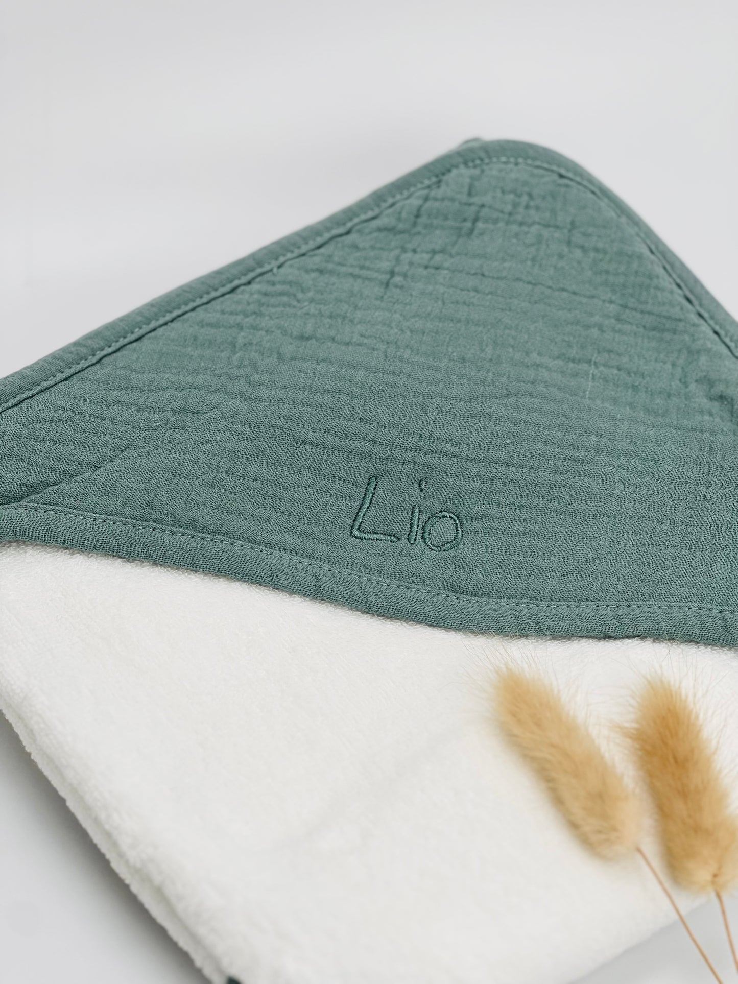 Hooded towel & washcloth set in mint color