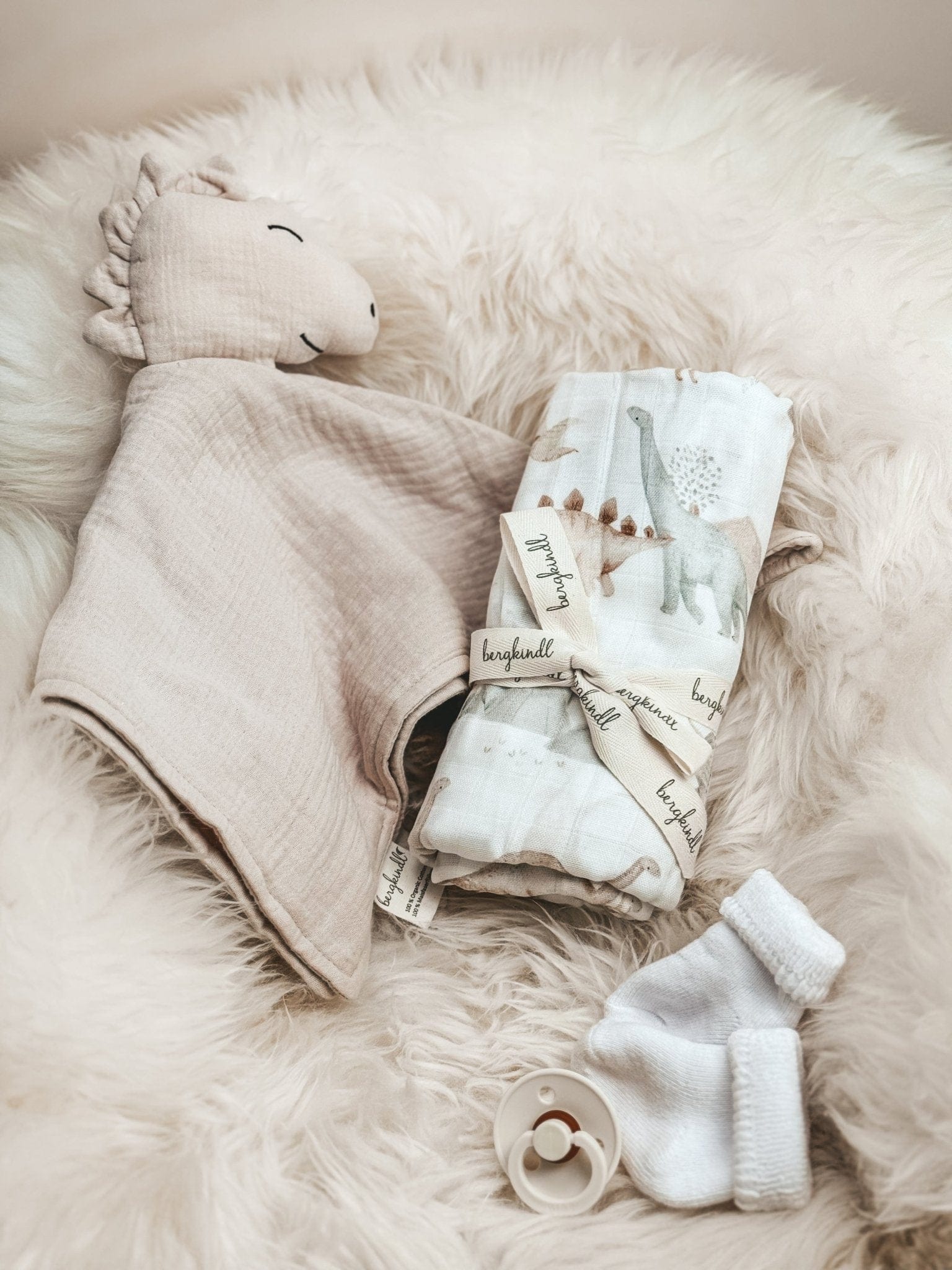 Geschenke zur Geburt
Personalisierte Geschenke Baby Dinodesign - bergkindl