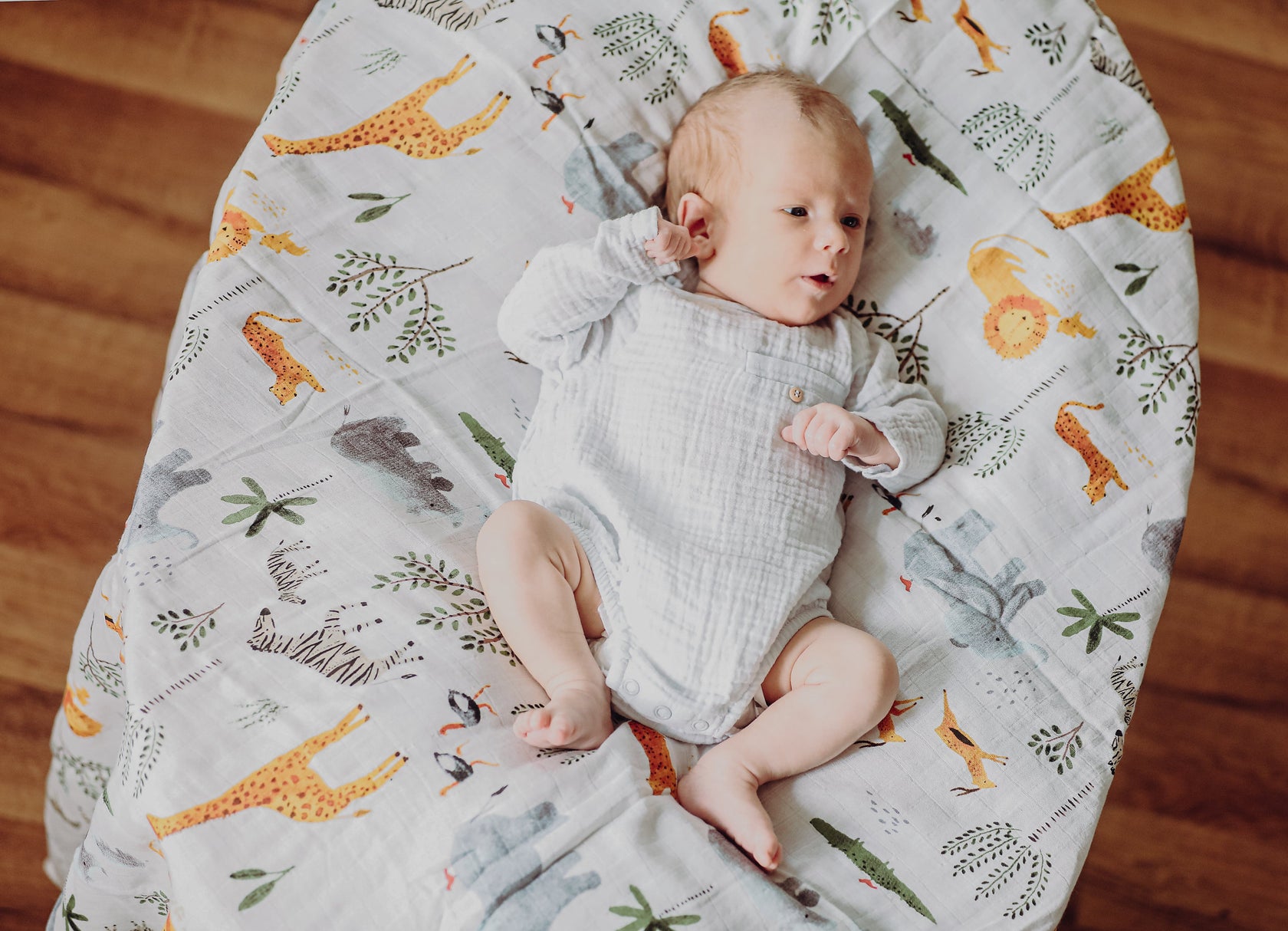 Musselintücher Baby im Safari Look