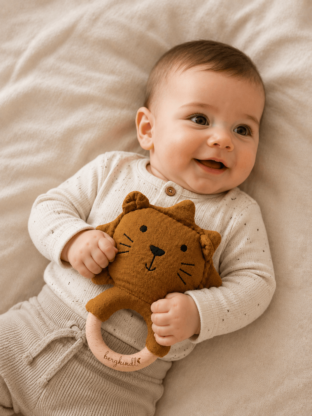 Löwen-Greifrassel ocker mit Baby