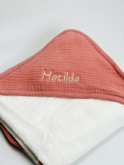 Handdoek- en washandjesset met capuchon in de kleur rosé