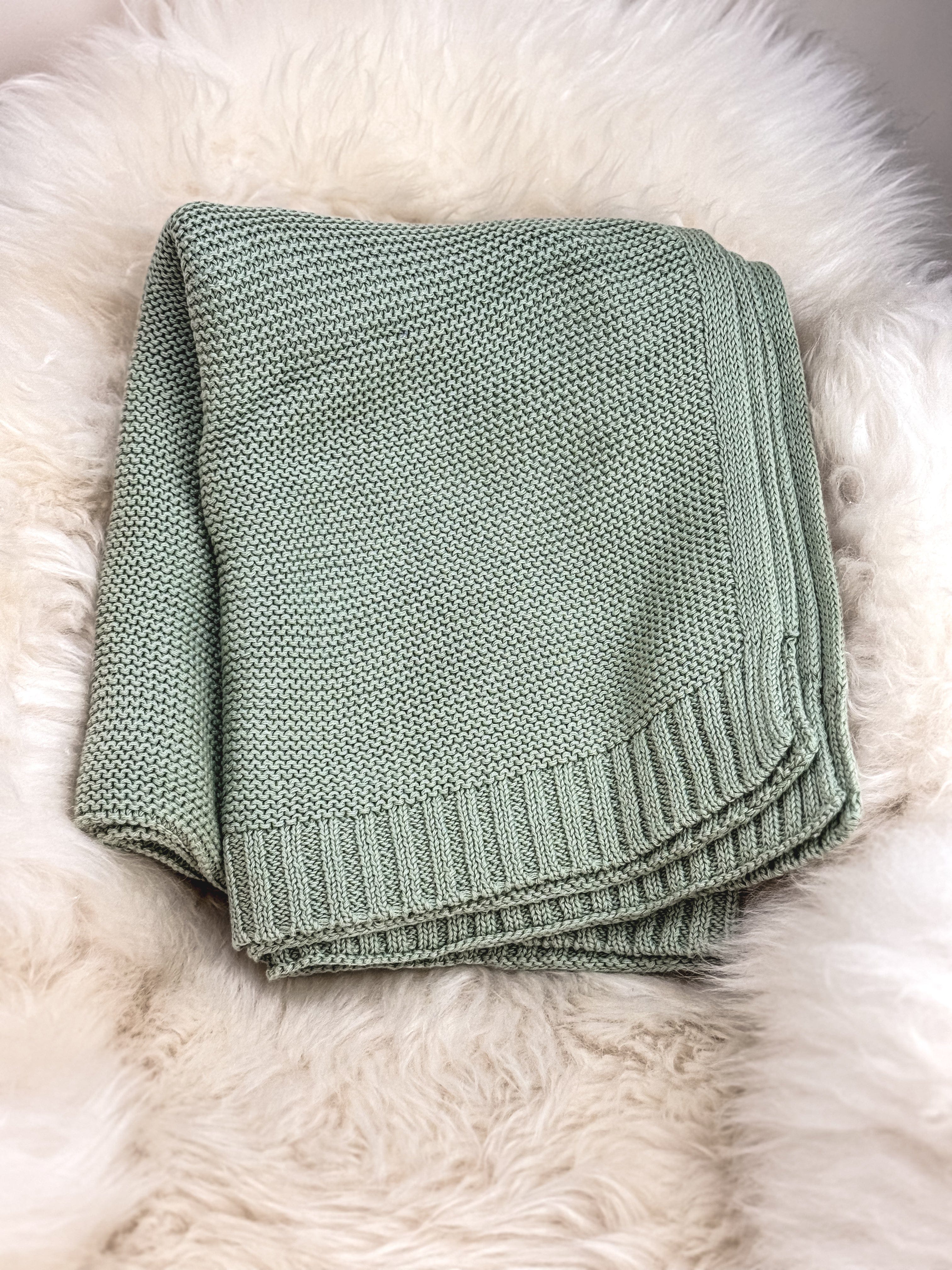 Babydecke / Kuscheldecke Baby
Baby Strickdecke/ salbei 
