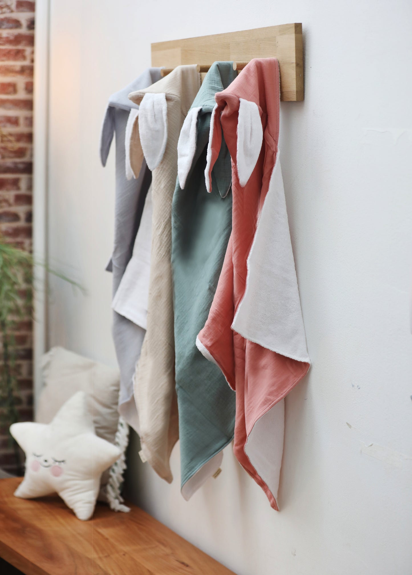 Hooded towel mint