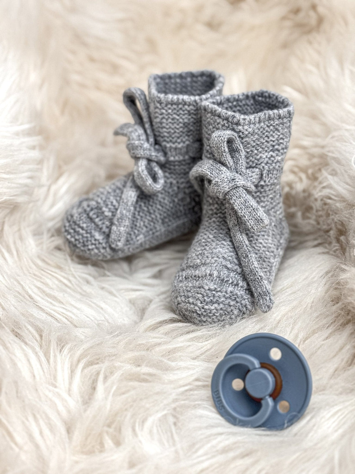 Babyschuhe aus Merinowolle – Grau | 0–6 Monate - bergkindl