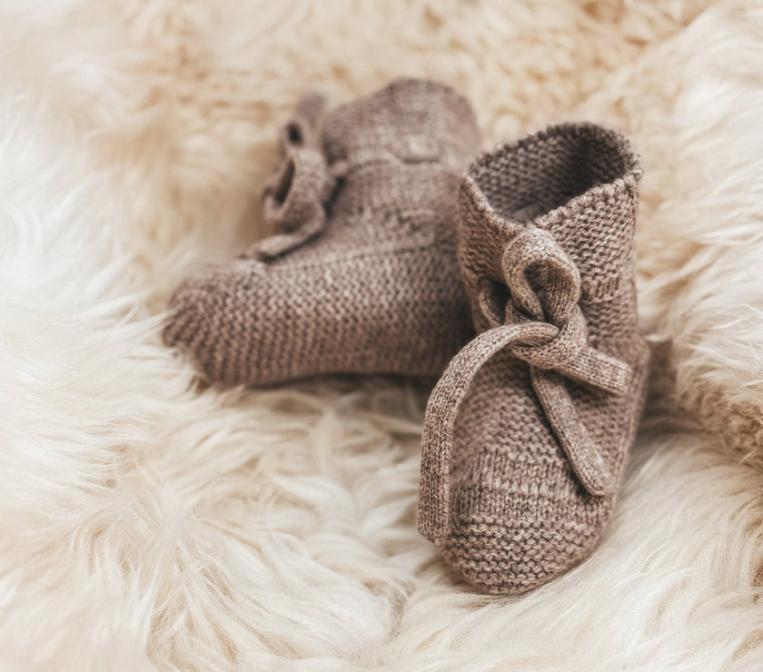 Babyschuhe aus Merinowolle – Zimt| 0–6 Monate - bergkindl