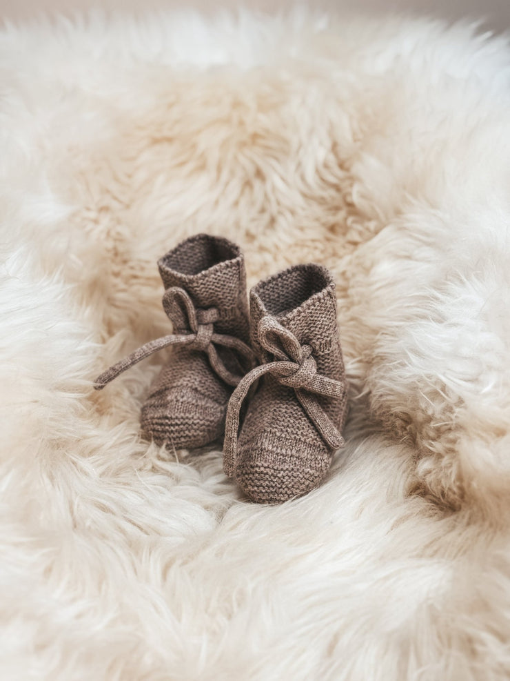 Babyschuhe aus Merinowolle – Zimt| 0–6 Monate - bergkindl
