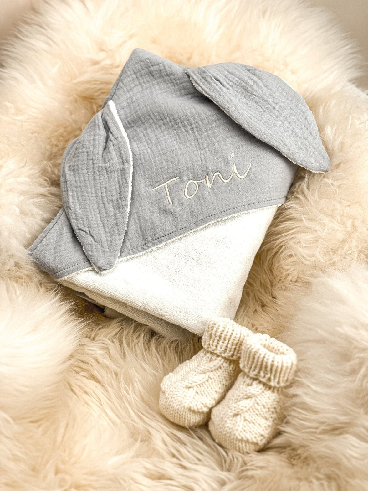 Graues Babyhandtuch / Kapuzenhandtuch Baby aus 100% Baumwolle - bergkindl