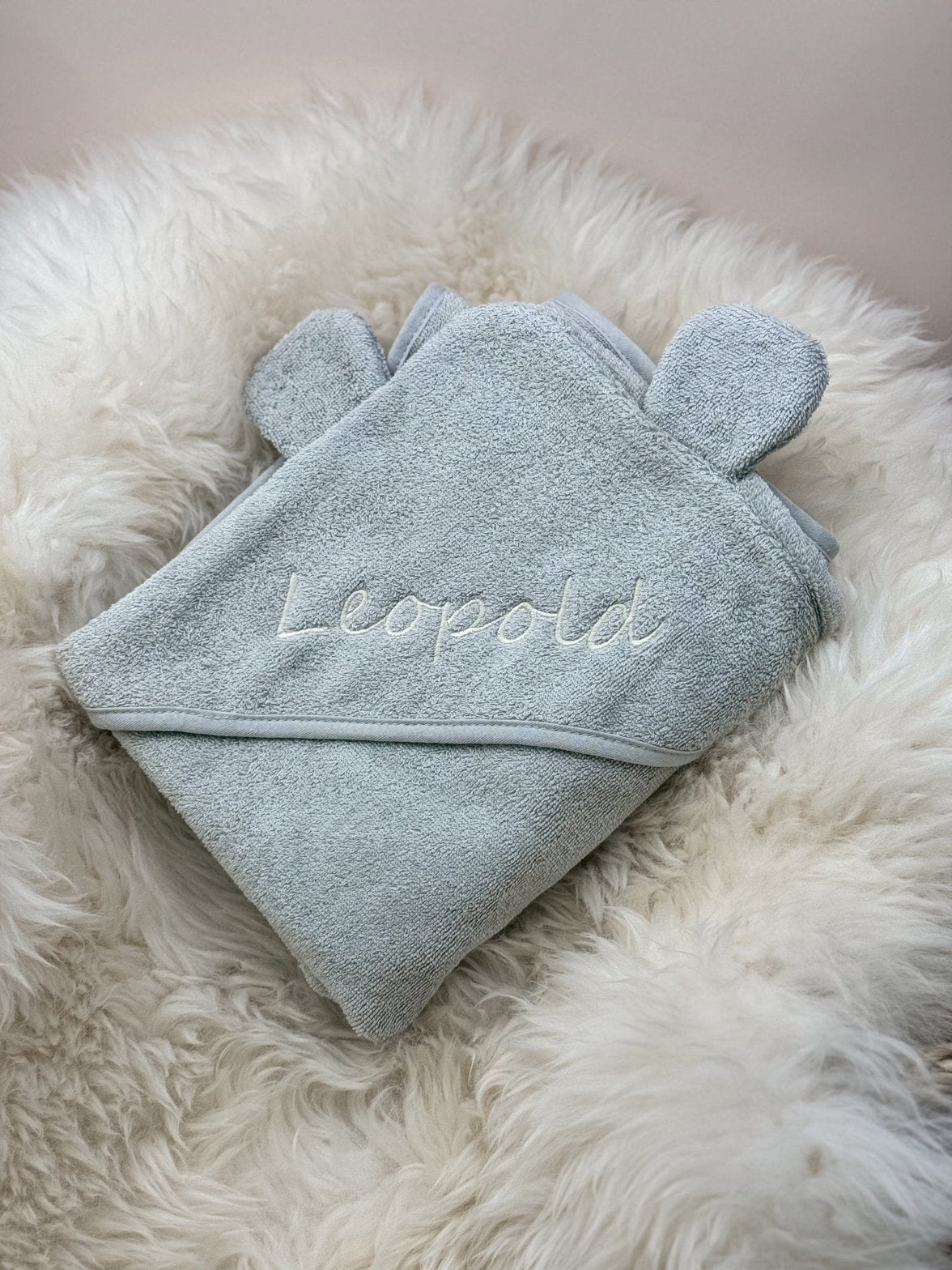 Graues Kapuzenhandtuch mit Bärenohren & Waschlappen - bergkindl