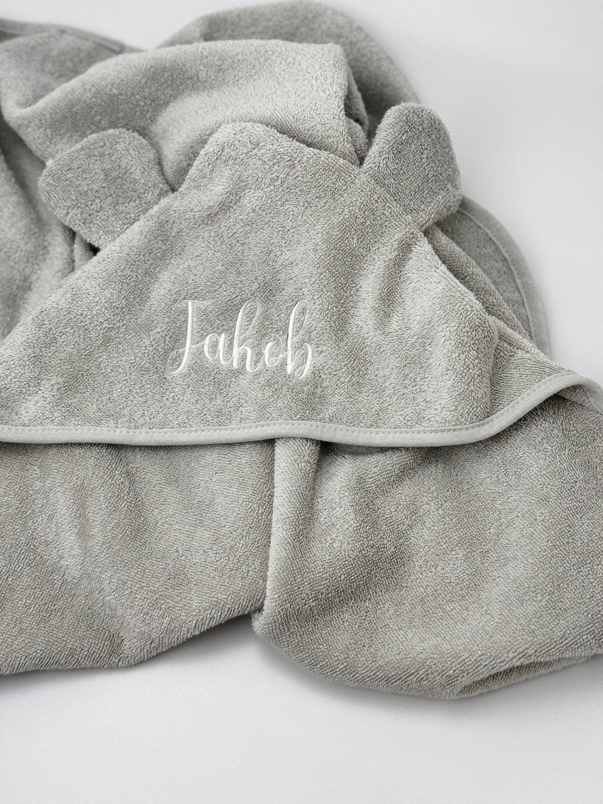 Graues Kapuzenhandtuch mit Bärenohren & Waschlappen - bergkindl