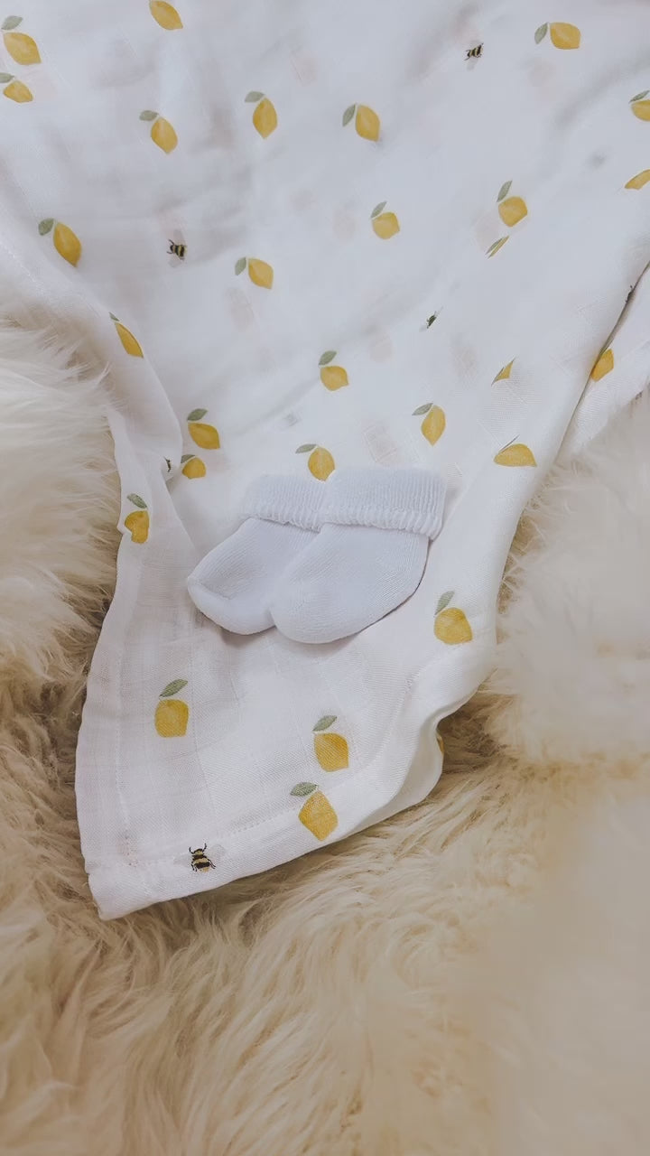 Bienen und Zitronen Baby Musselintuch - Kuschelweich und Vielseitig