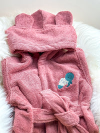 Rosa Kinderbademantel aus Bio - Baumwolle – Kuschelweich - bergkindl
