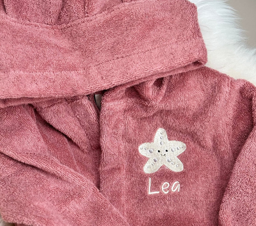 Rosa Kinderbademantel aus Bio - Baumwolle – Kuschelweich - bergkindl
