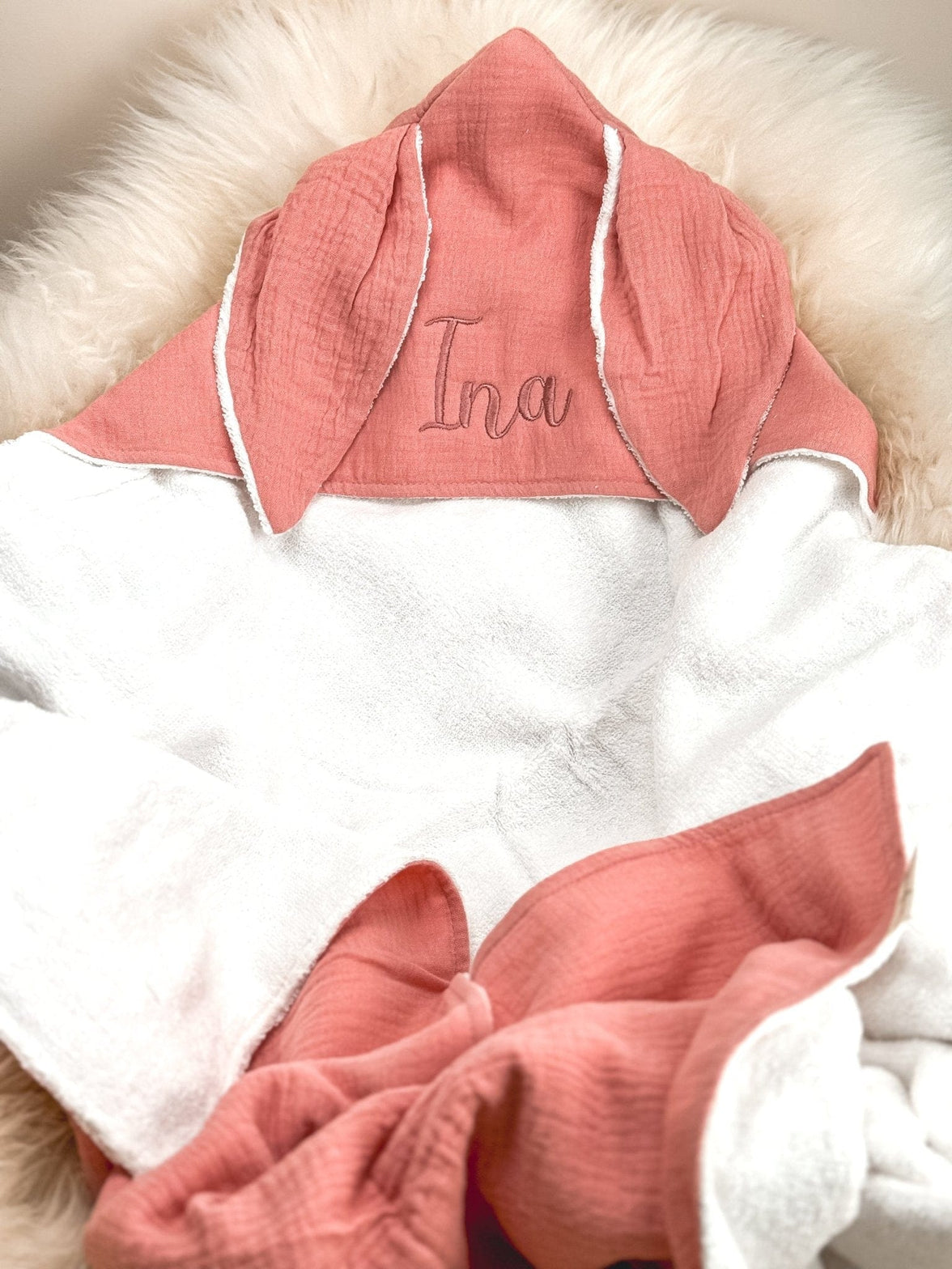 Rosé Kapuzenhandtuch aus 100% Baumwolle - bergkindl