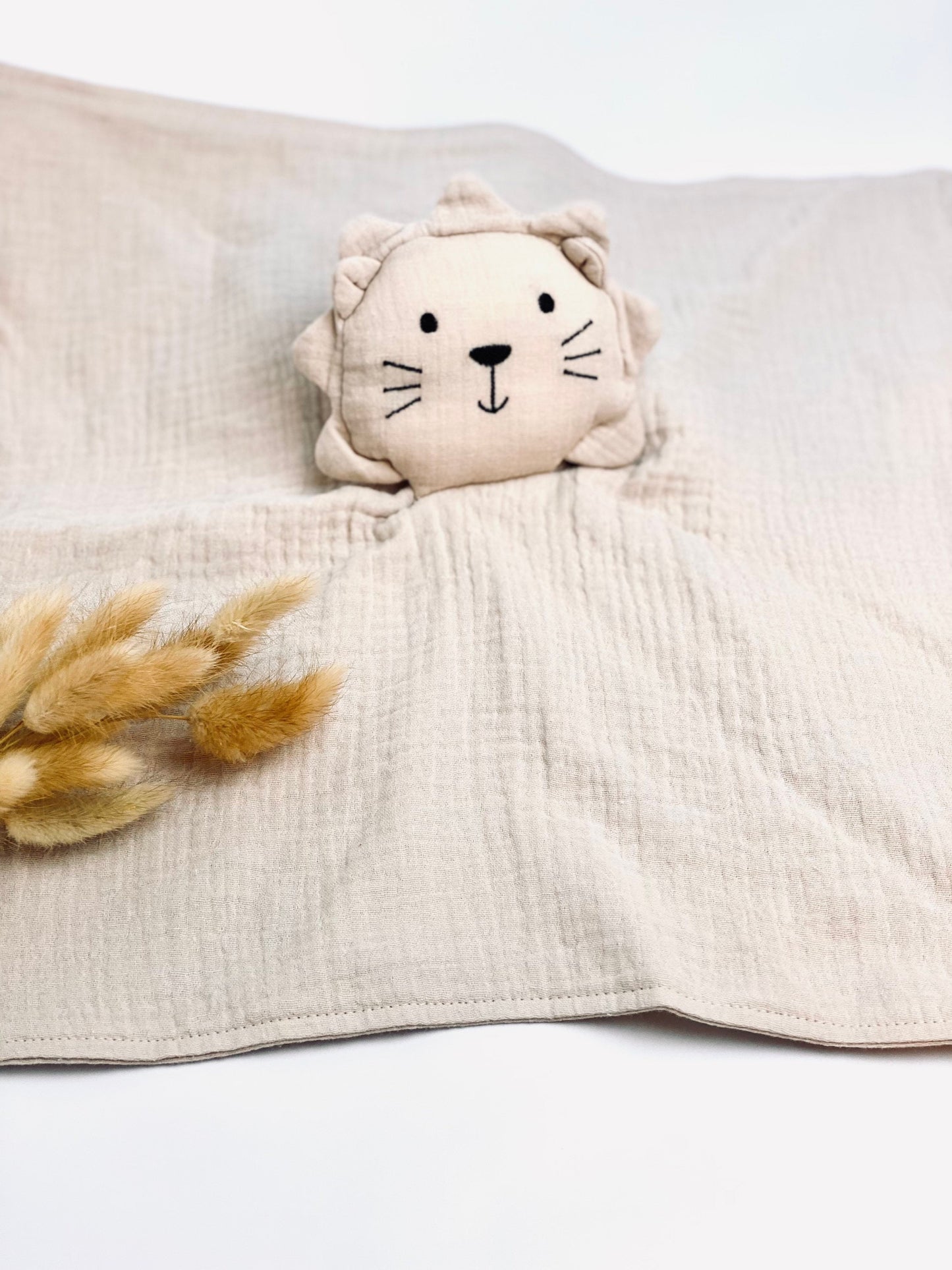 cuddle cloth lion cream